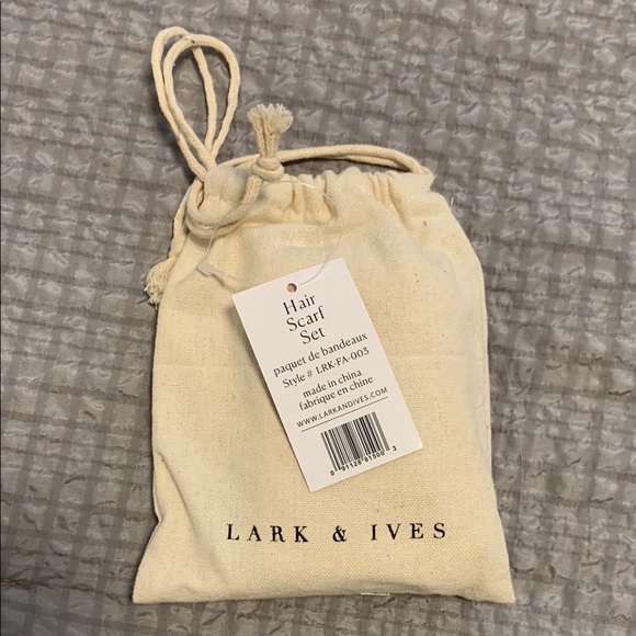 Cream Hair Accessory by - Picture 2 of 4